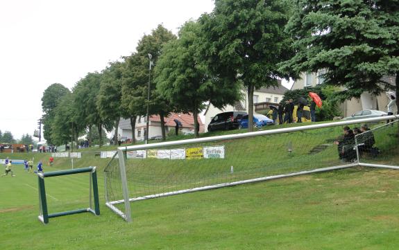 Sportplatz Pfingstrasen - Hohes Kreuz-Siemerode