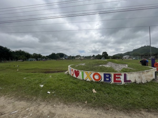 Campo Deportivo Ixobel - Poptún
