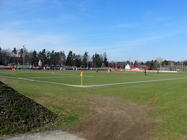 Max-Morlock-Platz Valznerweiher - Nürnberg-Zerzabelshof