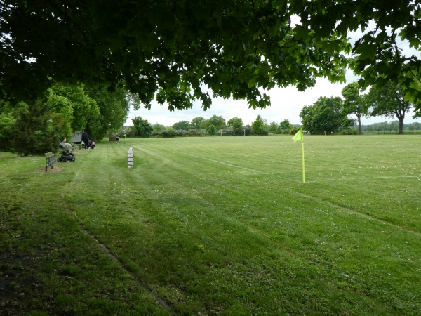 Sportplatz an der L332 - Lindendorf-Sachsendorf