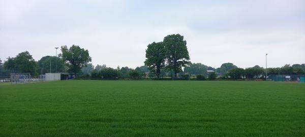 Sportplatz an der Schule B - Schafstedt