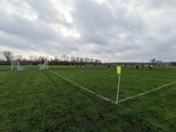 Hackney Marshes pitch S4 - Hackney Wick, Greater London