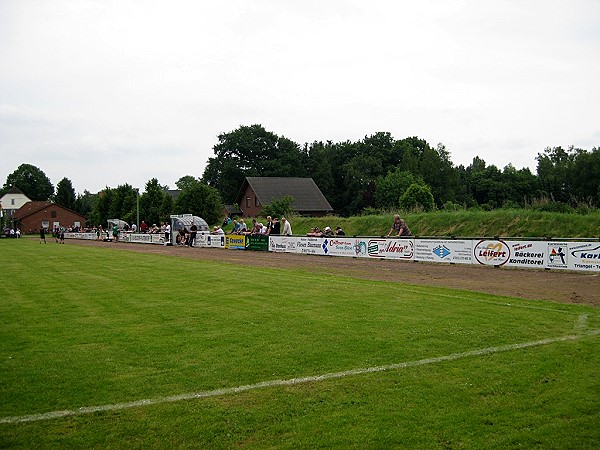 Sportanlage Am Mittelpunkt - Sassenburg-Neudorf-Platendorf