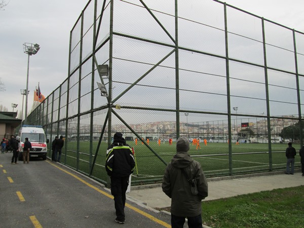 Balat Futbol Sahası - İstanbul