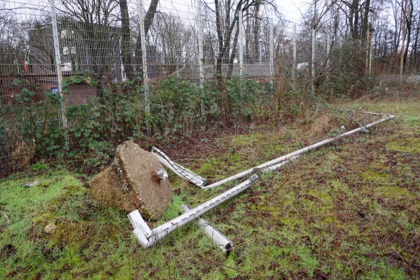 Bezirkssportanlage B8/Emsstraße - Duisburg-Fahrn