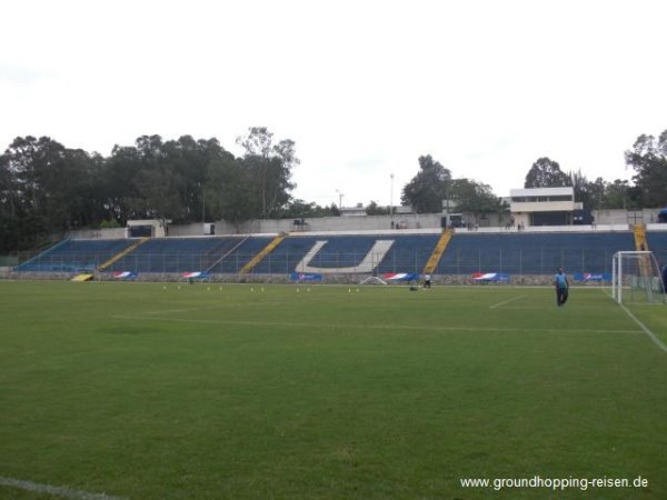 Estadio Revolución USAC - Ciudad de Guatemala