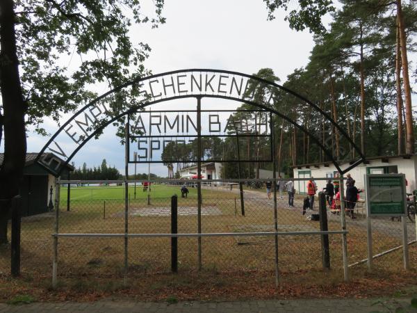 Armin-Bach-Sportplatz - Groß Kreutz/Havel-Schenkenberg
