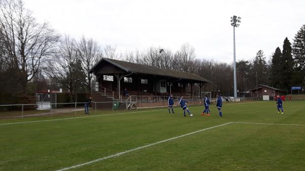 Alter Zustand (mit abgebrannter Holztribüne)