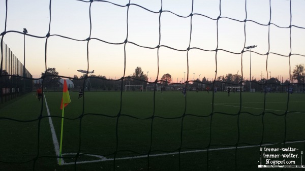 Stadion MOSiR w Mielecu obok 2 - Mielec