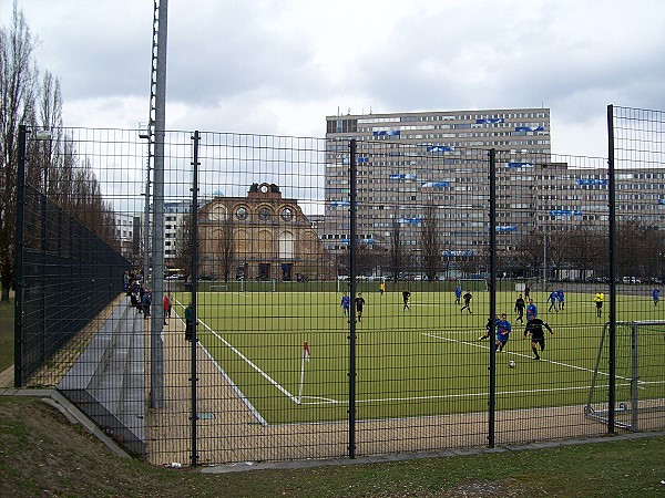 Lilli-Henoch-Sportplatz - Berlin-Kreuzberg