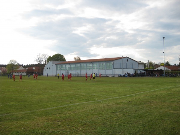 Sportplatz Straße der Deutsch-Sowjetischen Freundschaft - Elbe-Parey-Güsen