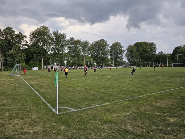 Kastanienstadion Nebenplatz - Tauche-Lindenberg
