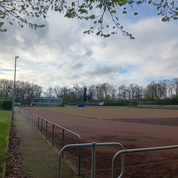 Bezirkssportanlage Friesenplatz - Duisburg-Homberg