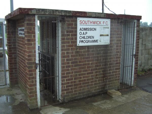 Old Barn Way - Brighton & Hove-Southwick, East Sussex