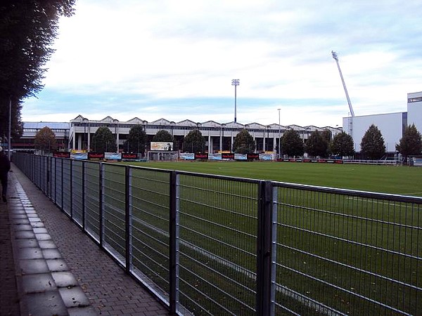 Eintracht-Stadion B-Platz  - Braunschweig