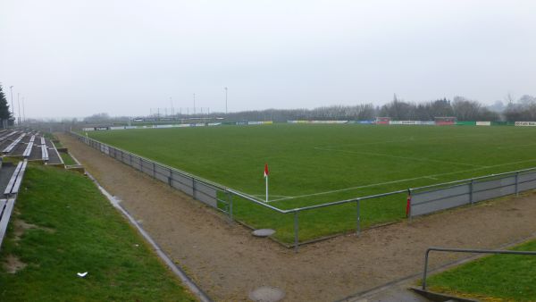 Ernst-Wagener-Stadion - Steinburg-Eichede