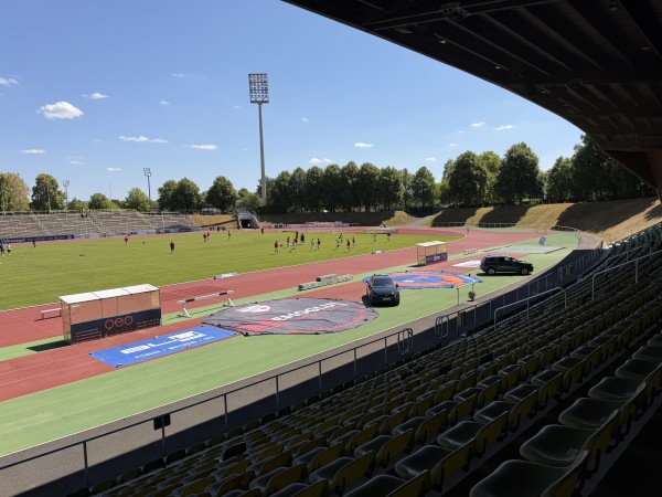Parkstadion im Sportpark - Baunatal-Altenbauna