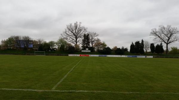 Helmut-Gehn-Stadion - Klein-Offenseth-Sparrieshoop