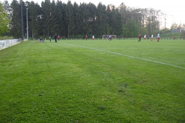 Karl-Kleine-Stadion am Hüsterner Berg - Ense-Höingen