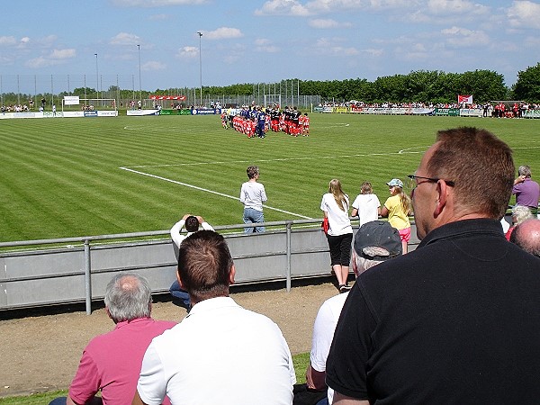 Ernst-Wagener-Stadion - Steinburg-Eichede