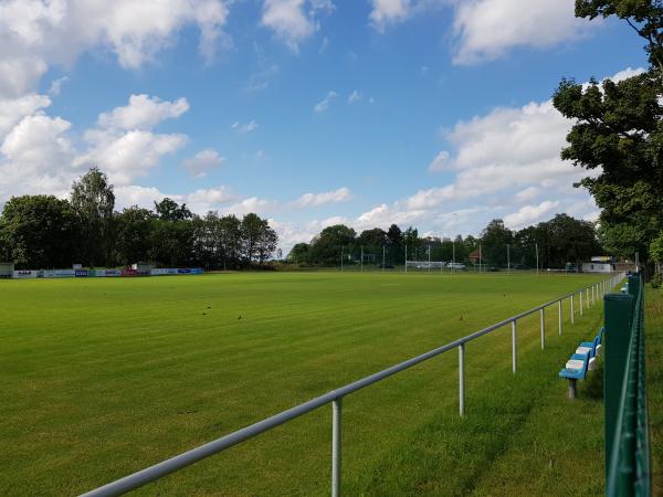 Sportplatz an der B5 - Nauen-Berge