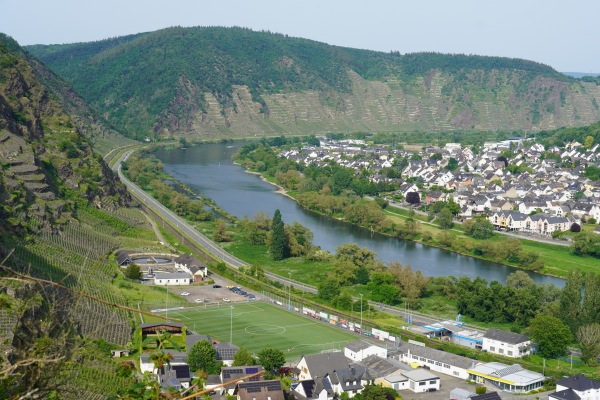 Sportplatz unter dem Rosenberg - Kobern-Gondorf
