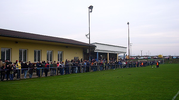 Fotbalový stadion TJ Sokol Ovčáry - Ovčáry