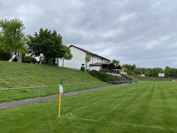 Sportgelände Am Sonnenhügel - Lonnerstadt