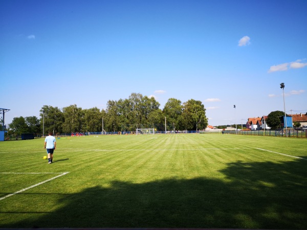 Stadion Paža - Antin