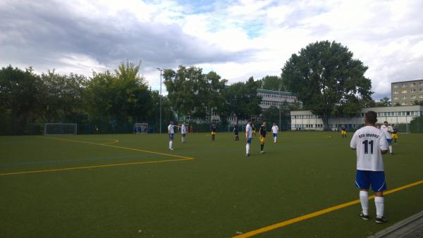 Sportplatz Neustrelitzer Straße - Berlin-Hohenschönhausen