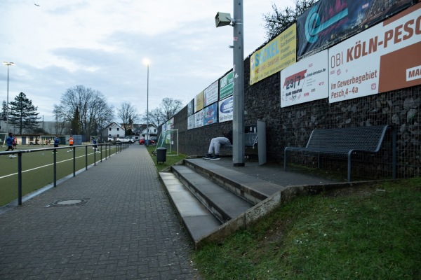 Helmut-Kusserow-Sportanlage - Köln-Pesch