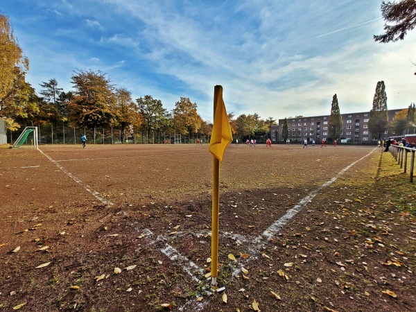 Sportplatz Meister-Francke-Straße - Hamburg-Steilshoop