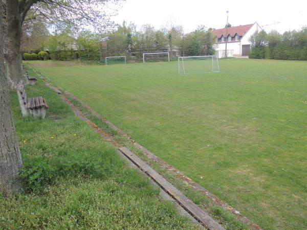 Sportplatz Hinter der Burg - Flomborn