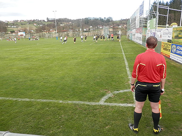 Sportplatz Heiligenkreuz - Heiligenkreuz am Waasen