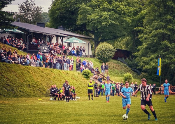 Sportplatz Am Hühnerberg - Braunfels-Tiefenbach