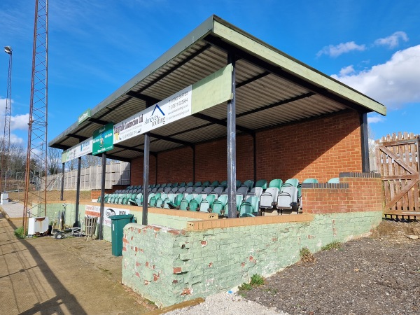 Manor Fields - Milton Keynes, Buckinghamshire