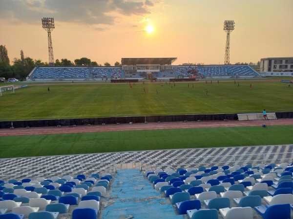 Do'stlik stadioni - Yangibozor