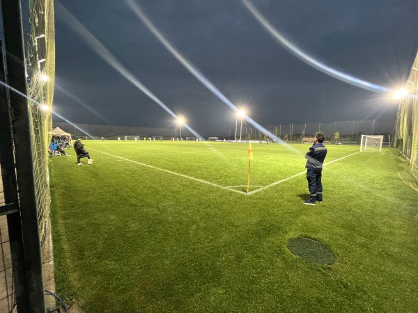 Milliy futbol markazi 1 - Doʻstlik