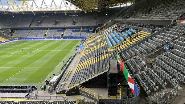 Signal-Iduna-Park - Dortmund-Westfalenhalle