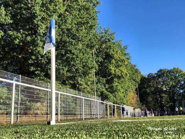 Stadion in der Schelmenhecke Nebenplatz - Hatzenbühl 