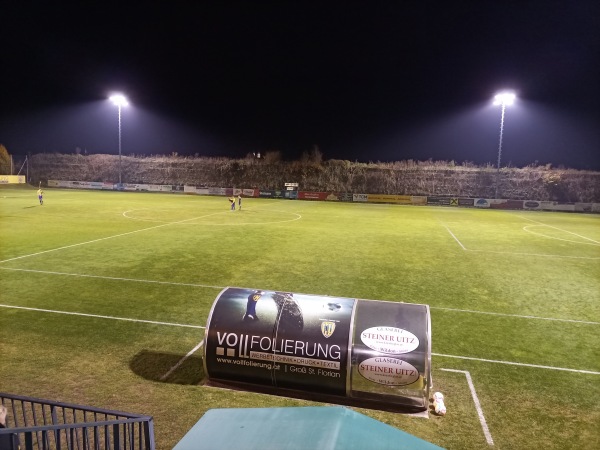 Vollfolierung Stadion - Stainz