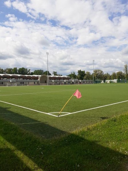 Stadion Miejski w Brzegu Boisko obok - Brzeg