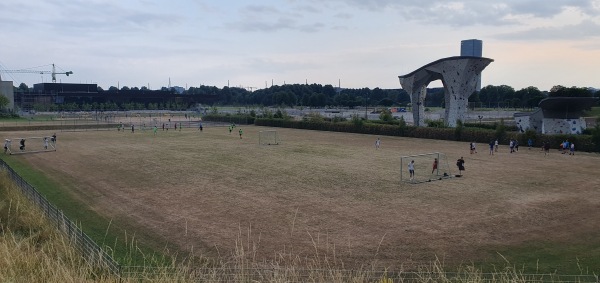Zentrale Hochschulsportanlage Platz 8 - München-Milbertshofen-Am Hart