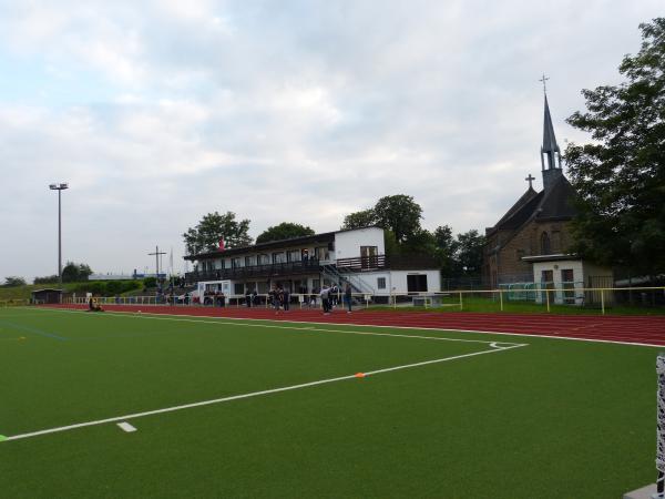 Kaiserbergstadion - Linz/Rhein