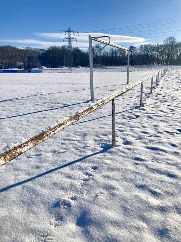 Sportplatz an der B87 - Mellingen