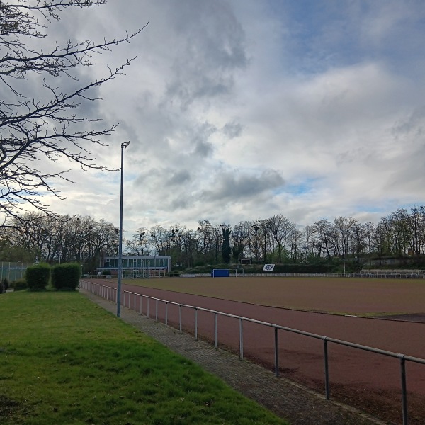 Bezirkssportanlage Friesenplatz - Duisburg-Homberg
