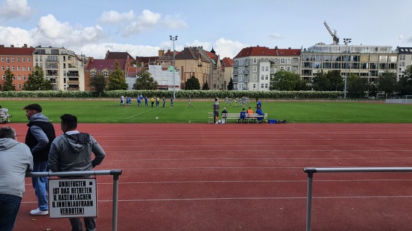 Friedrich-Ludwig-Jahn-Sportpark Kleines Stadion - Berlin-Prenzlauer Berg