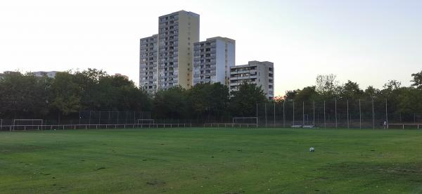 Sportgelände Spechtshalde - Stuttgart-Steinhaldenfeld