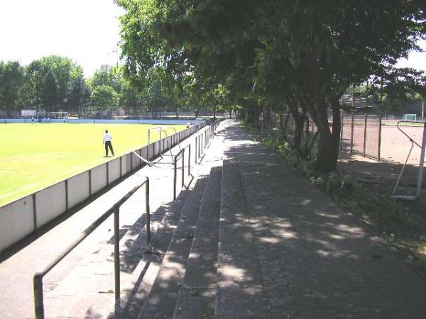 Bezirkssportanlage Warbruckstraße I / MTV-Stadion - Duisburg-Marxloh