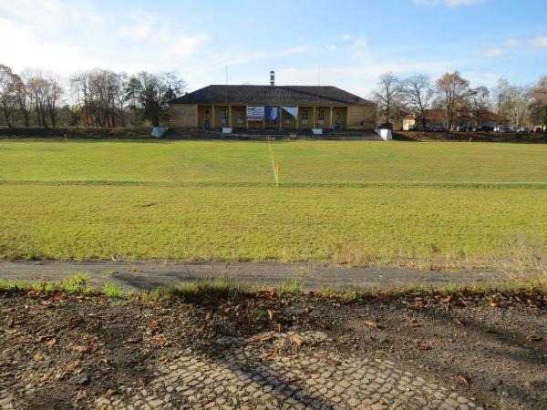 Militärstadion an der Höheren Fliegertechnischen Schule - Niedergörsdorf-Altes Lager